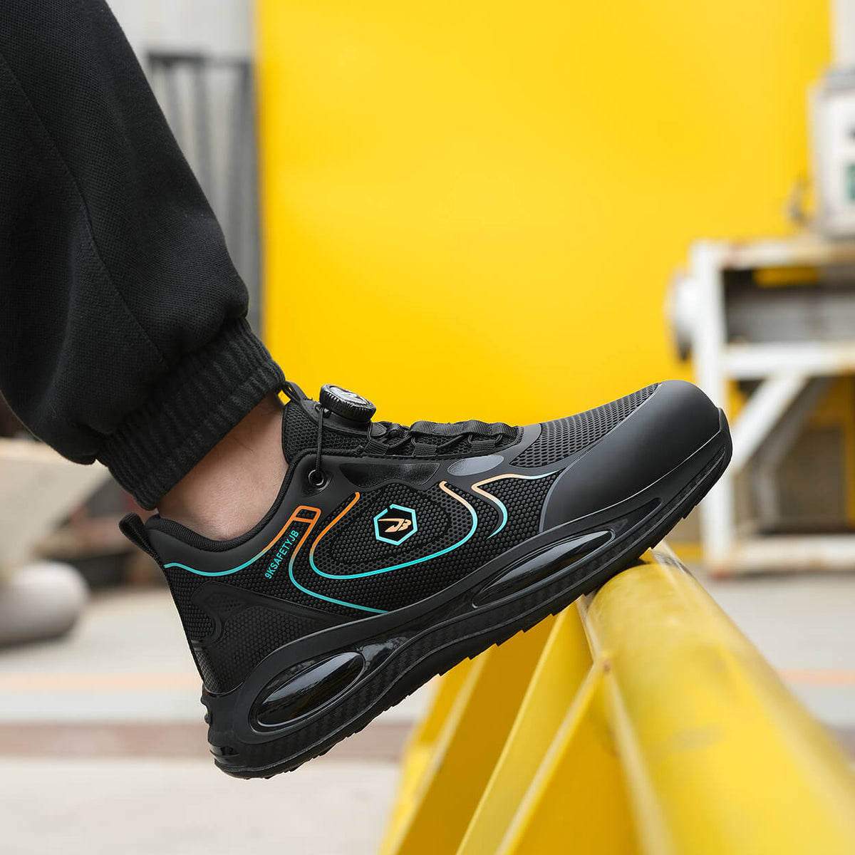 WESTMARE Dial-Lacing Water-resistant Steel Toe Sneakers - Black/Multi