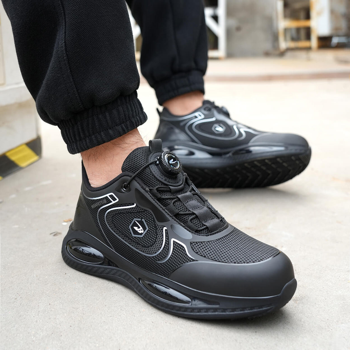WESTMARE Dial-Lacing Water-resistant Steel Toe Sneakers - Black/White