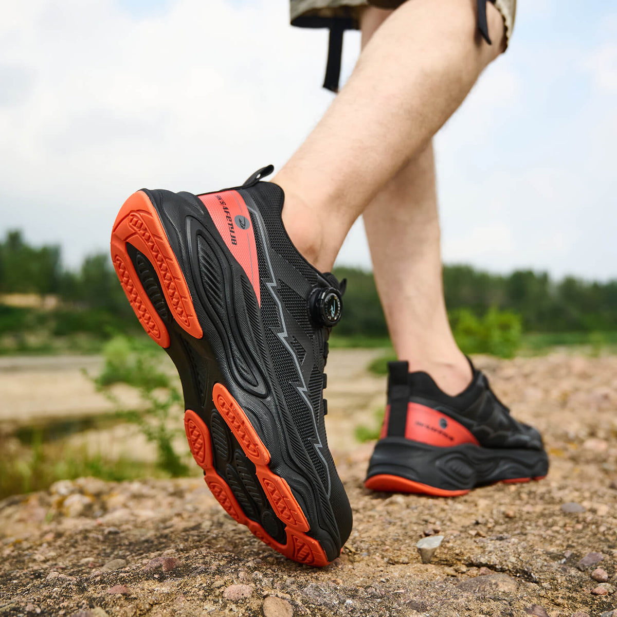 WESTMARE Quick-Lacing Lightweight Steel Toe Sneakers