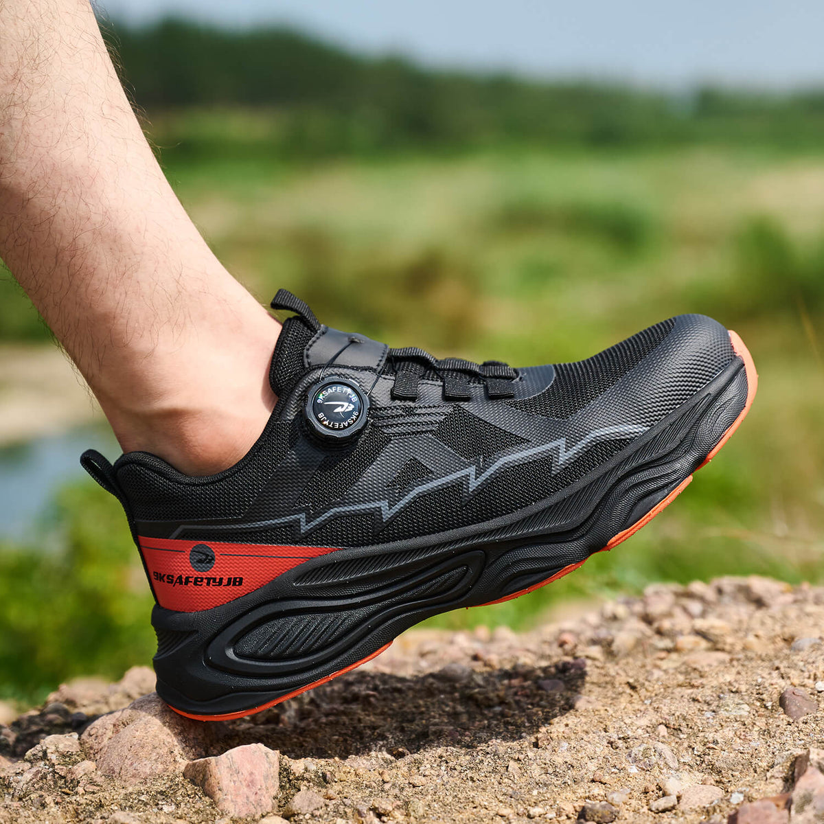 WESTMARE Quick-Lacing Lightweight Steel Toe Sneakers